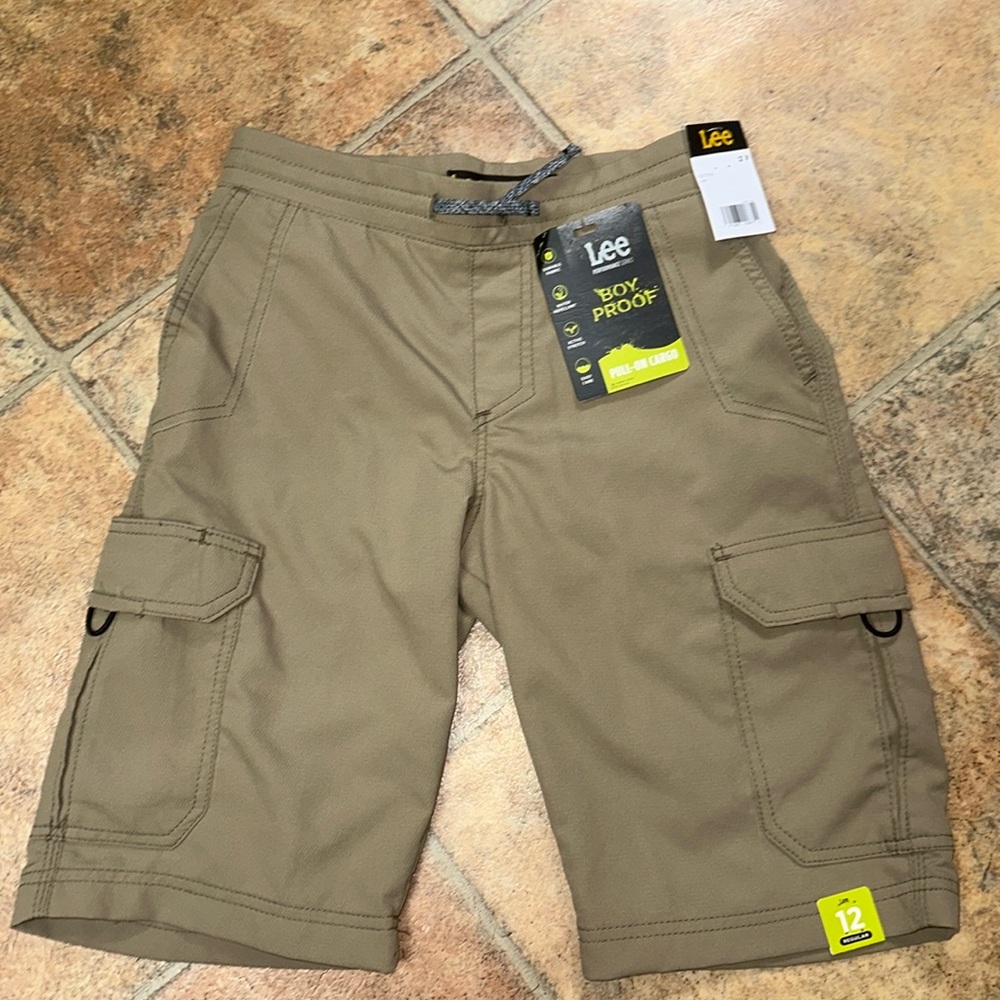 NWT  LEE CARGO SHORTS
